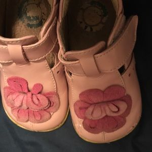 Livie and Luca size 8